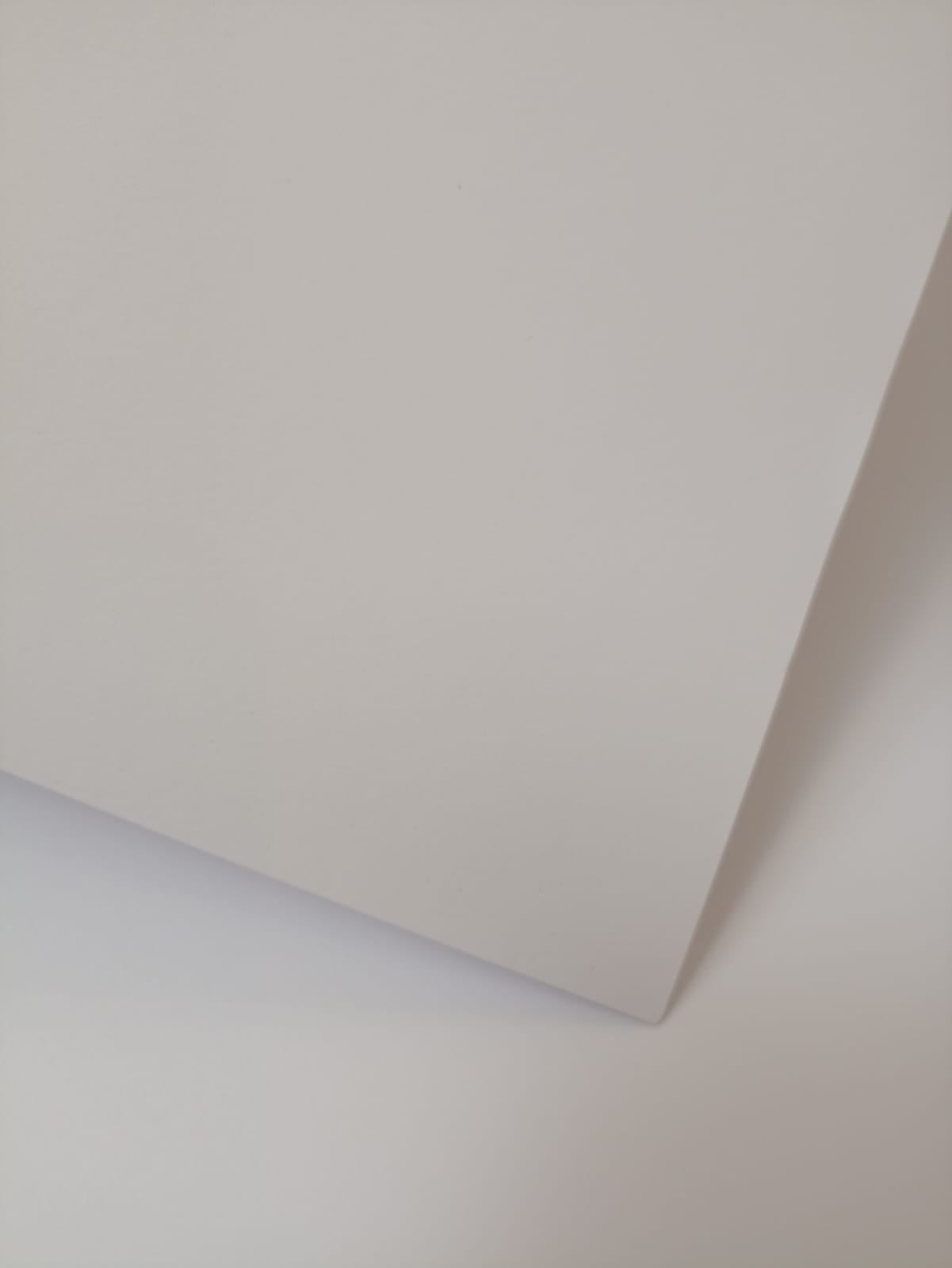 Cart. Fabriano "Colore Iris" 185 grs 50x65 cm Blanco 01