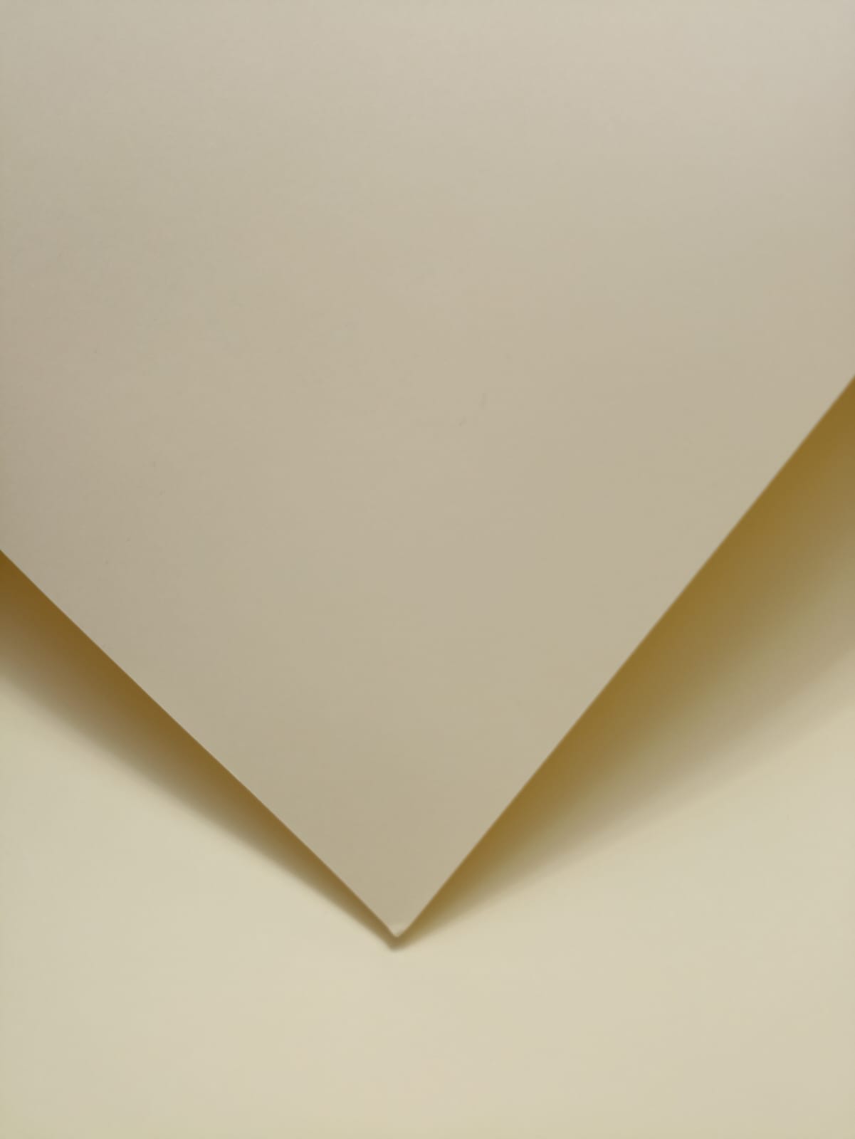Cart. Fabriano "Colore Iris" 185 grs 50x65 cm banana 02