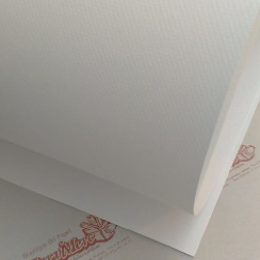 Cartulina Classic Tech-Wave Nat. White 66x101 cm 216 gr