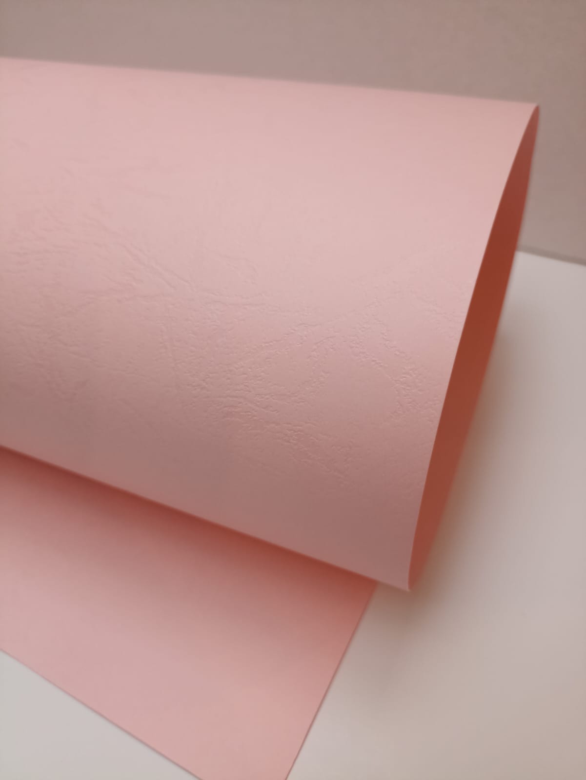 CART. PIEL BUFFALO 58x89cm 240 gr ROSA CLARO