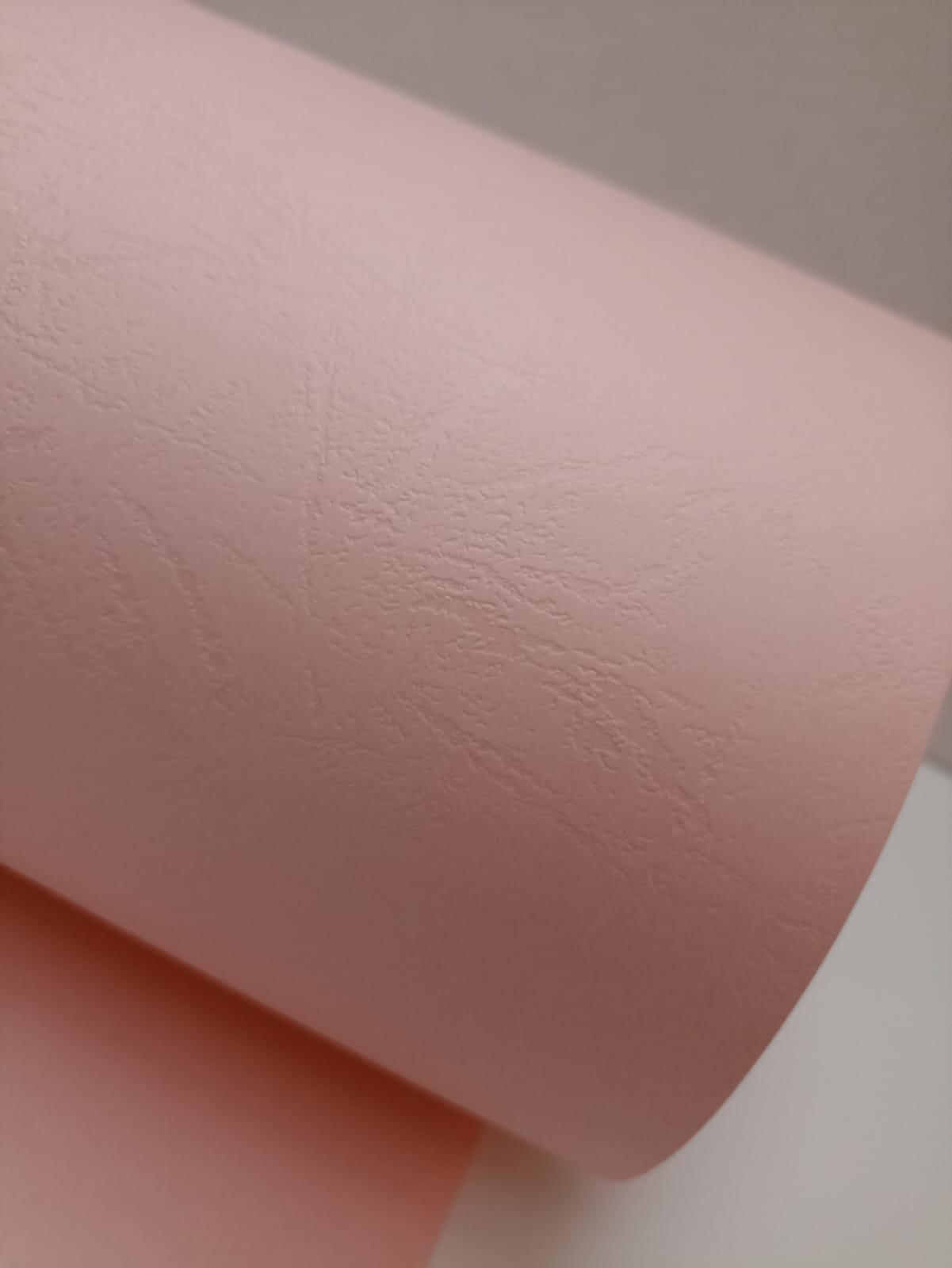 CART. PIEL BUFFALO 58x89cm 240 gr ROSA CLARO