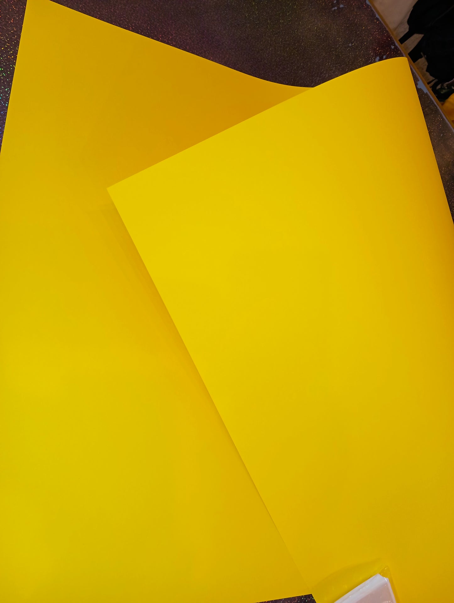Papel Astrobrights Sunburts Yellow (Amarillo) 58X89 cm 90 gr 45 kg