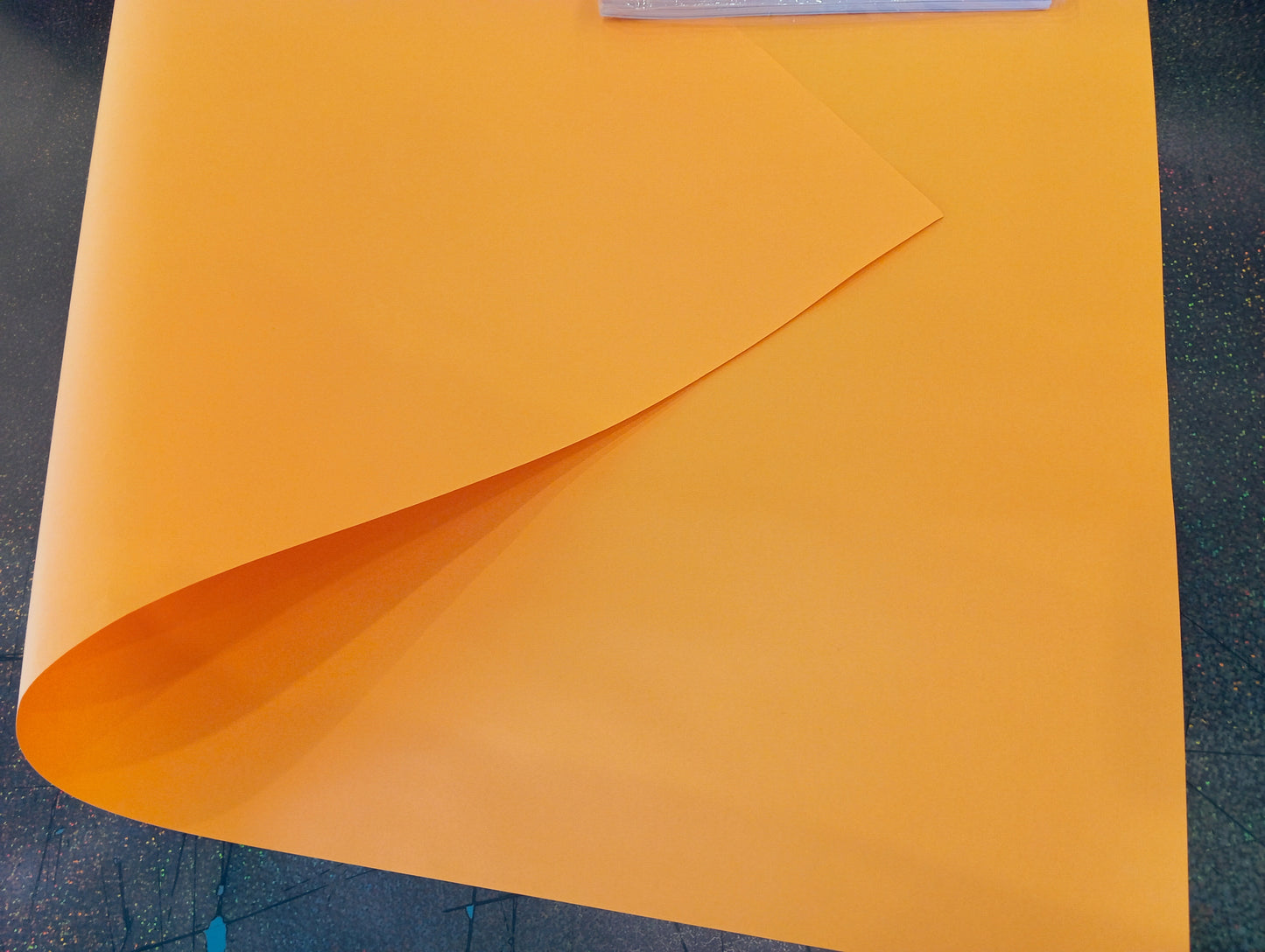 Papel Astrobrights Naranja Cósmico 58X89 cm 90 gr 45 kg