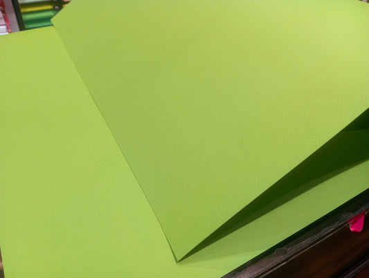 Cartulina Mate M Hawai verde nilo 58X89 cm 240 gr