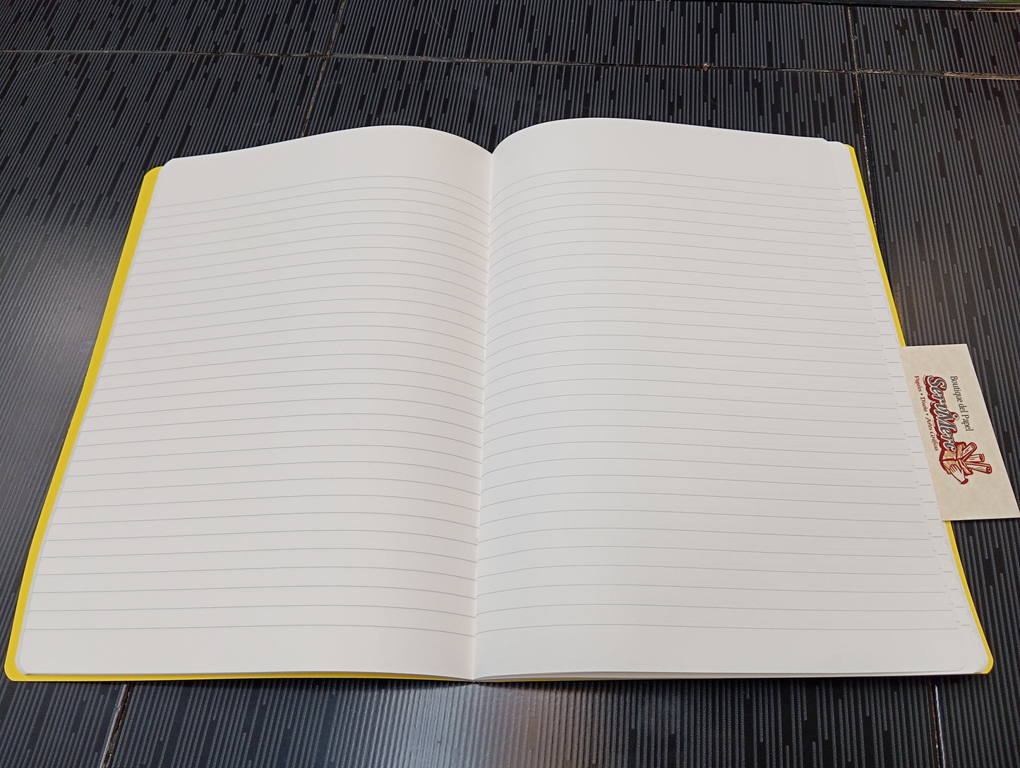 Libreta FABRIANO 40hj engrapada 21x29.7cm A4 raya (ruled)